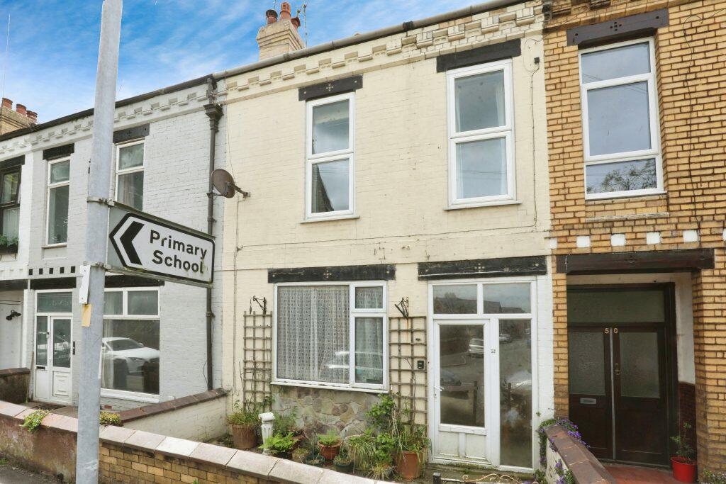 3 bedroom terraced house for sale in Station Road, Lostock Gralam