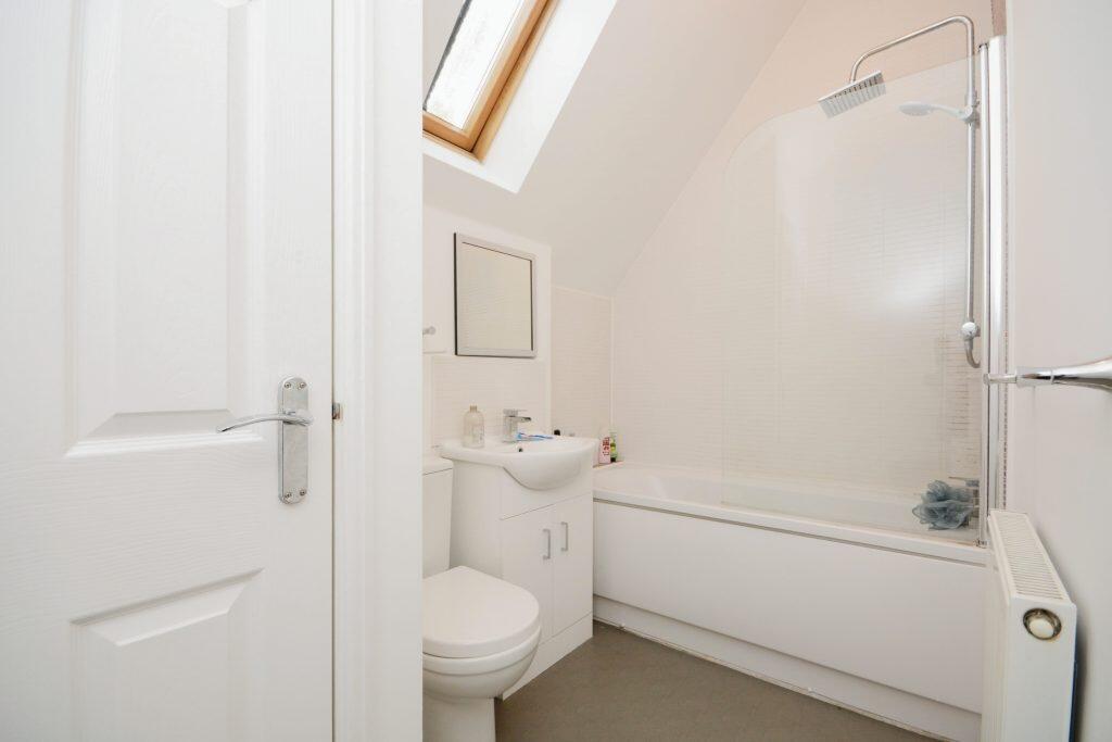 Additional property image - White Hart Way, Dunmow, CM6 1FS