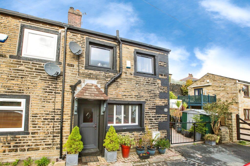 Main image of property: Cross Hill, Halifax, HX4 8JU