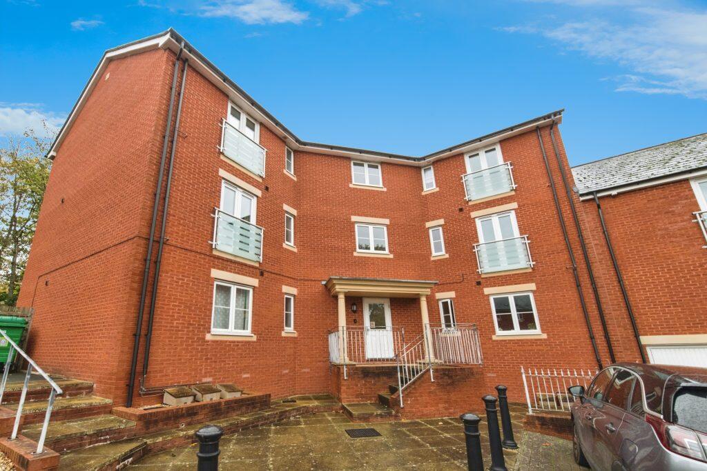 Main image of property: Dart Walk, Exeter, EX2 7QF