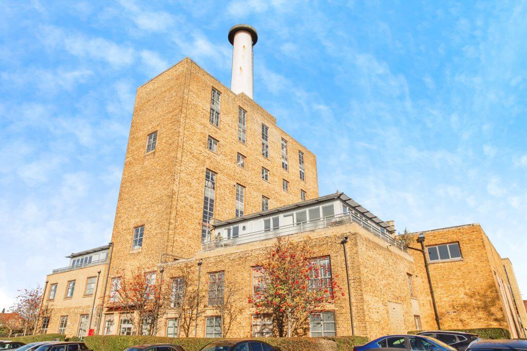 Main image of property: Flat 30
Pollards Close, Rochford, SS4 1GB