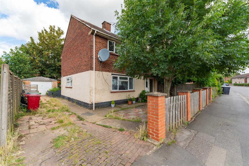 Main image of property: Chatfield, Slough
