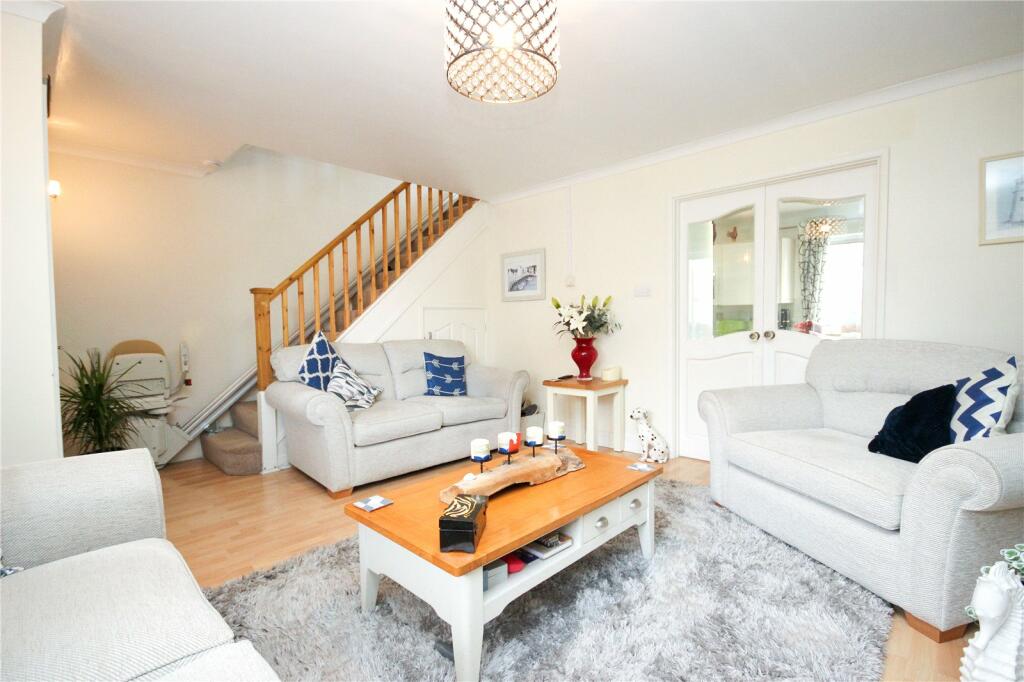 3 bedroom detached house for sale in Rossendale Close, Westonsuper