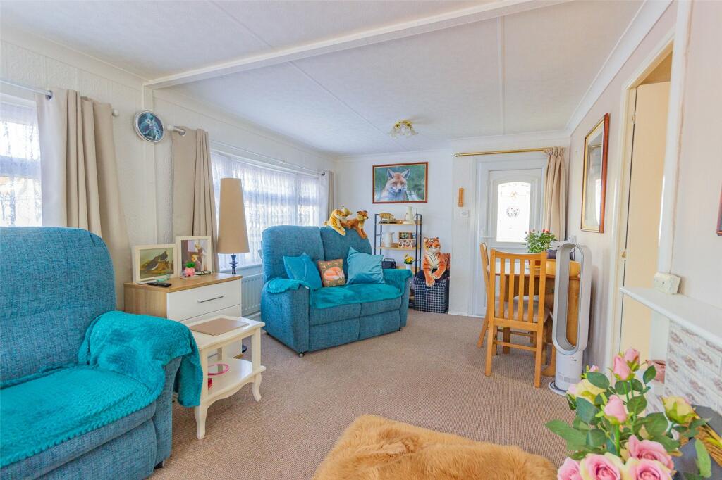 2 bedroom detached house for sale in Hillview Park Homes, Locking Road