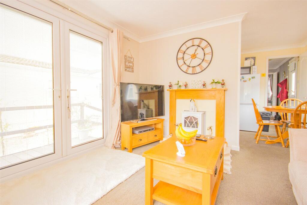 2 bedroom detached house for sale in Grange Road, Uphill, WestonsuperMare, Somerset, BS23