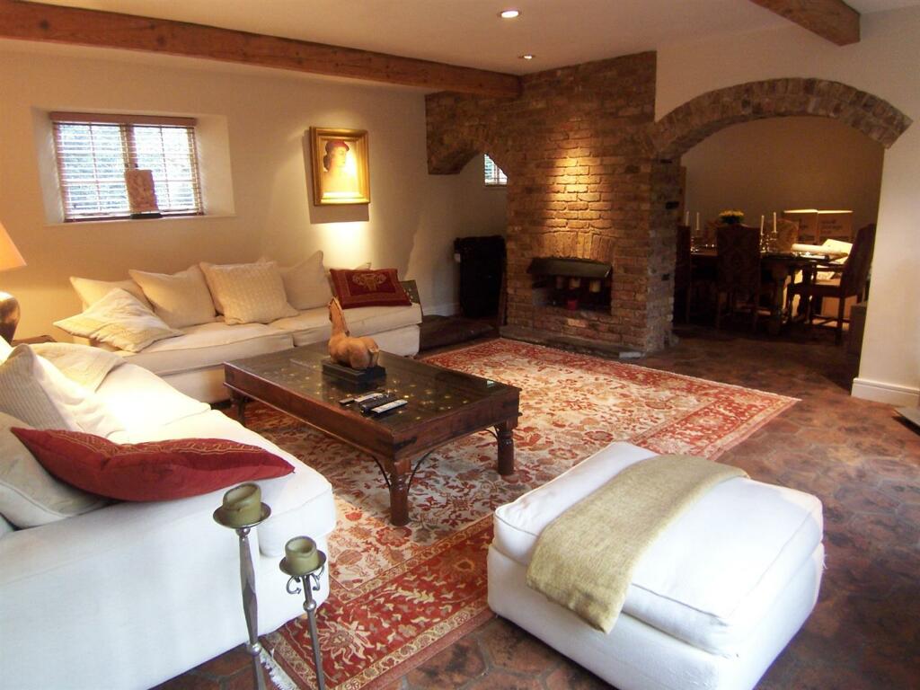 Main image of property: Coombe Hill Stables, Beverley Lane, Coombe