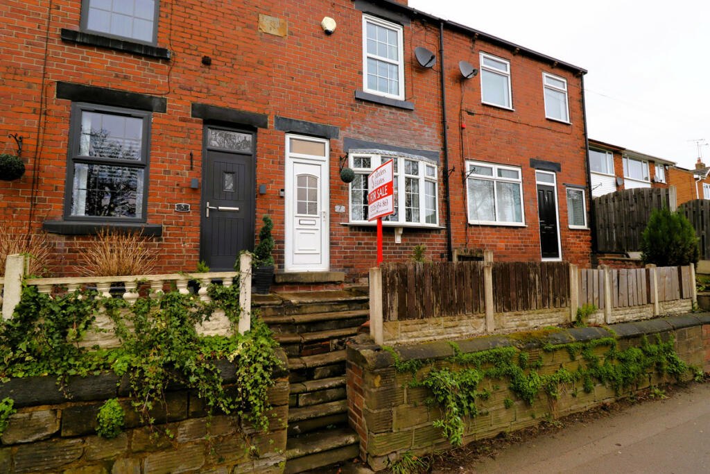2 bedroom terraced house for sale in Royd View Common Road, Brierley
