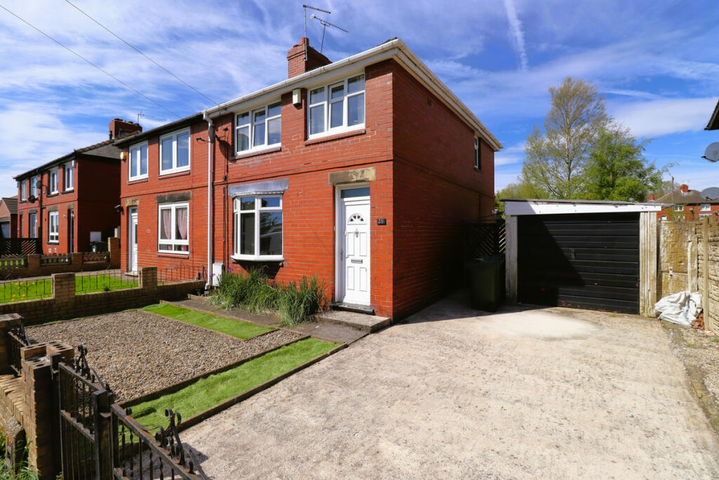 3 bedroom semidetached house for sale in Bank End Avenue, Worsbrough