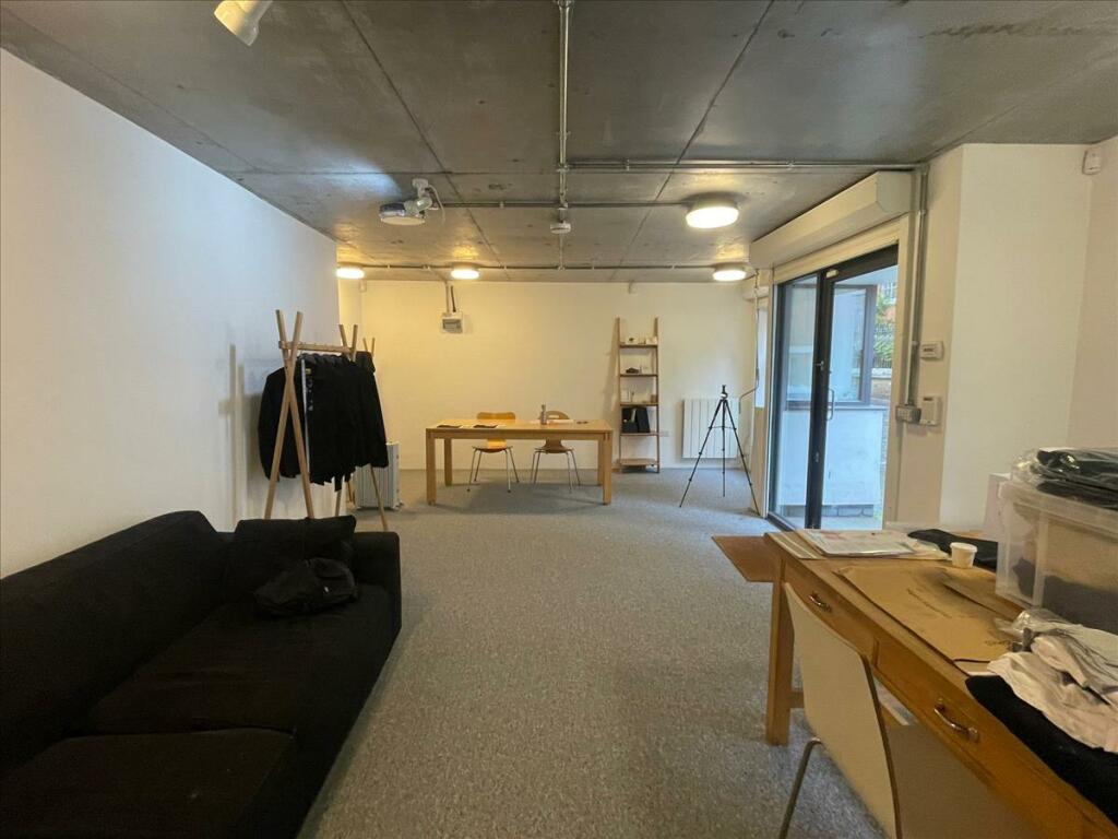 Office to lease in 1 Bouton Place, Islington, London, N1