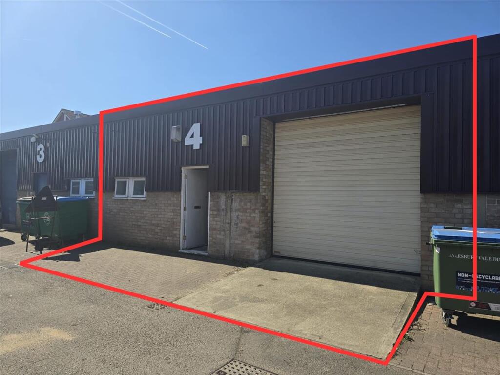 Main image of property: Townsend Piece, Bicester Road, Aylesbury, Buckinghamshire, HP19