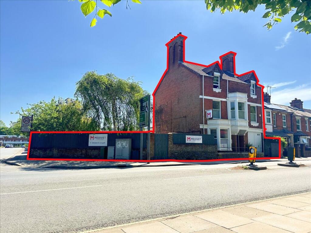 Main image of property: 123 Exeter Street, Salisbury, Wiltshire, SP1