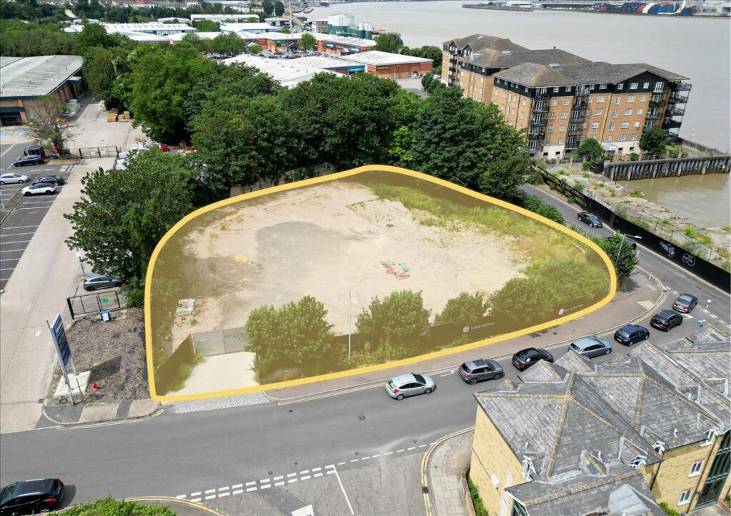 Main image of property: Clifton Slipways, Stuart Road, Gravesend, Kent, DA11