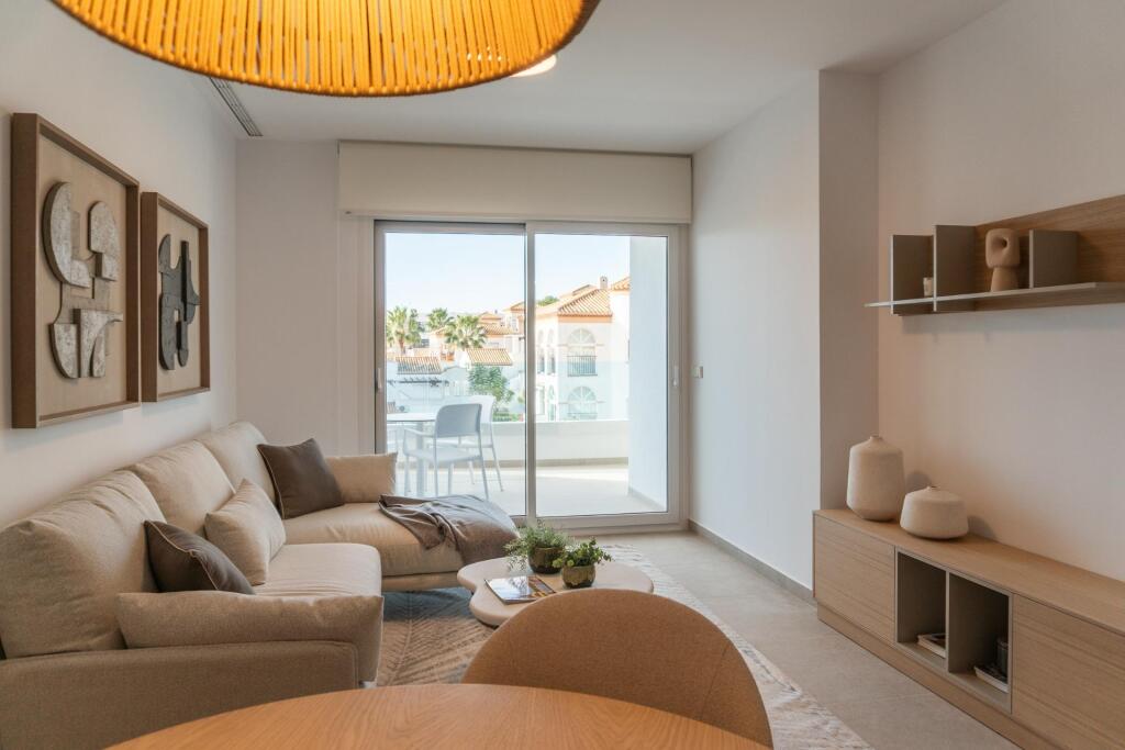 Main image of property: Valencia, Alicante, Playa Flamenca