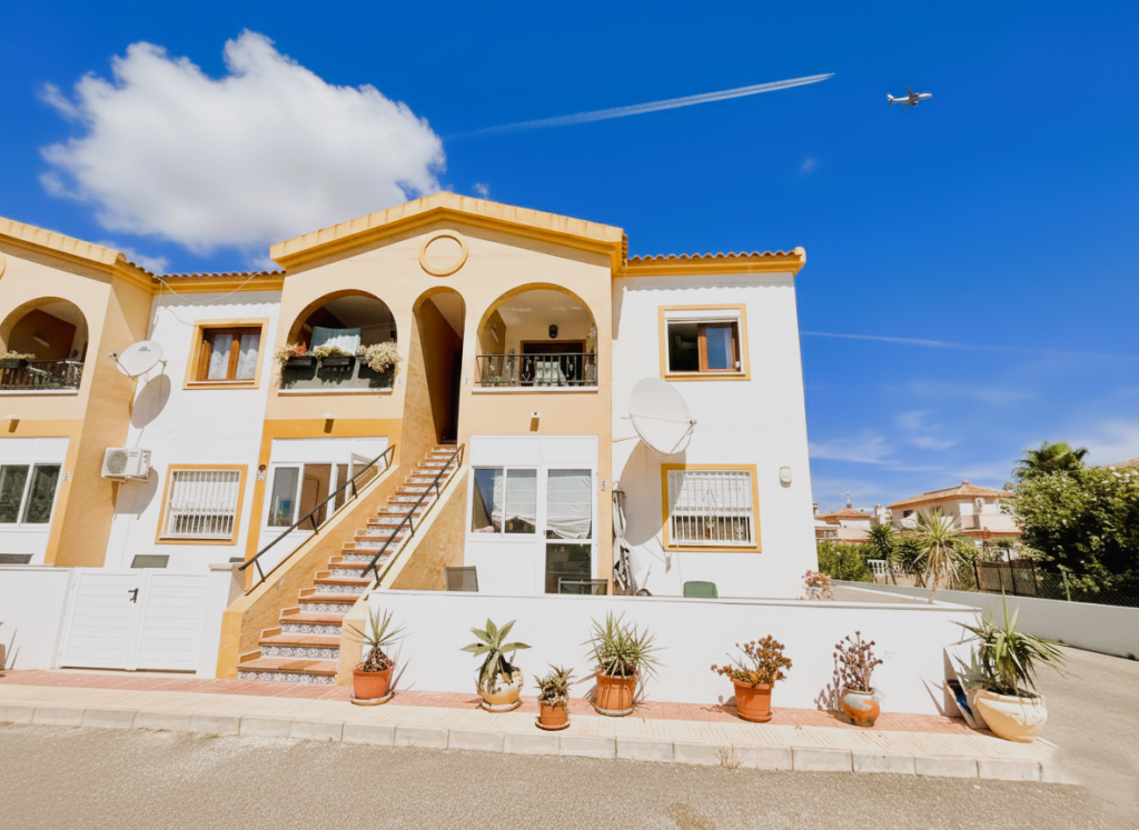 Main image of property: Valencia, Alicante, Playa Flamenca