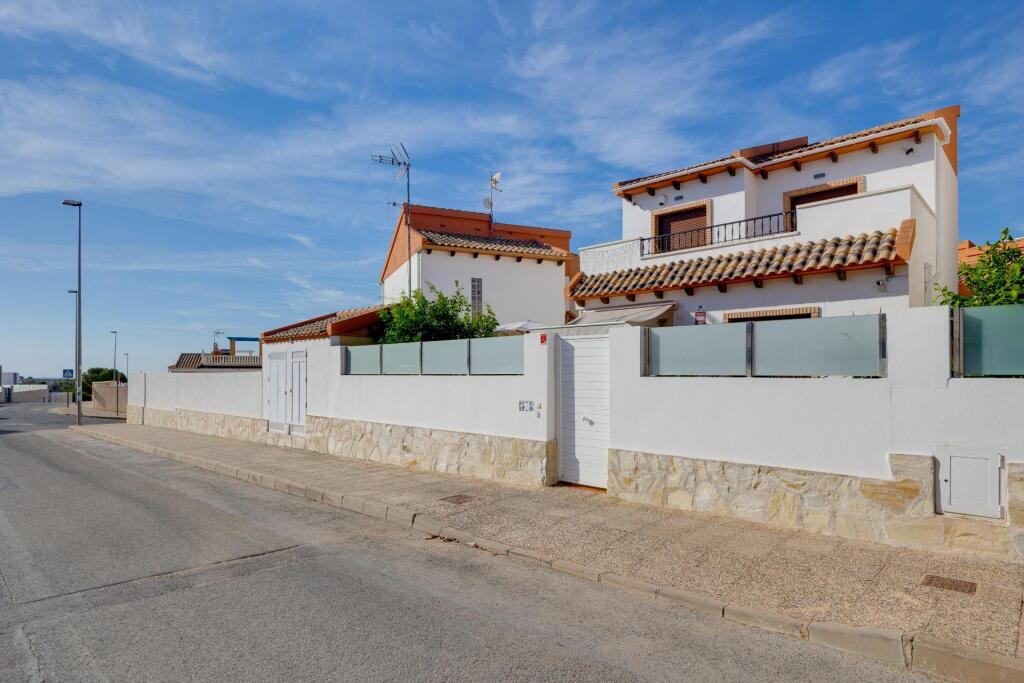 Main image of property: Valencia, Alicante, Villamartin