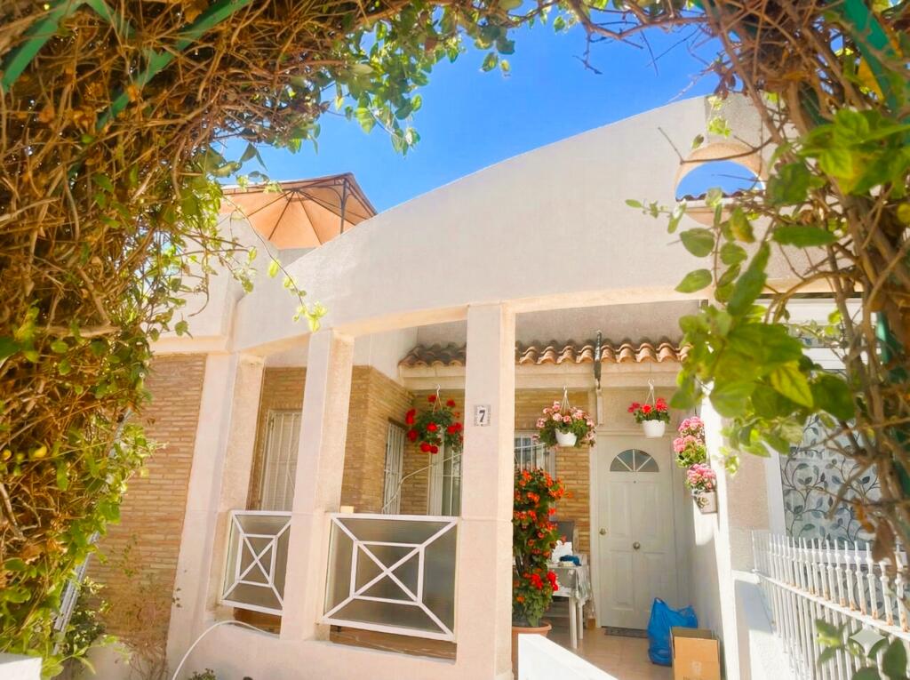 Main image of property: Valencia, Alicante, Playa Flamenca