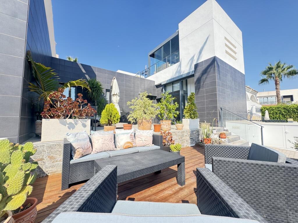 Main image of property: Valencia, Alicante, Villamartin