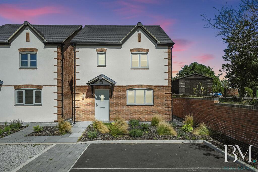 4 bedroom detached house for sale in Hardy House, Lutterworth Road