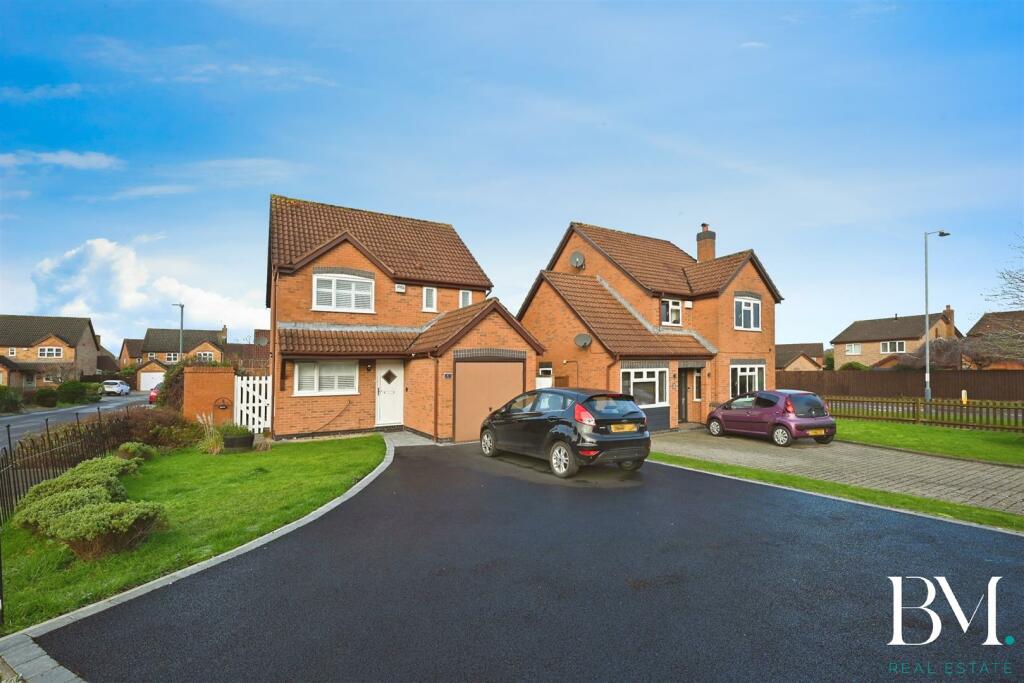 3 bedroom detached house for sale in Acorn Drive, Bilton, Rugby, CV22