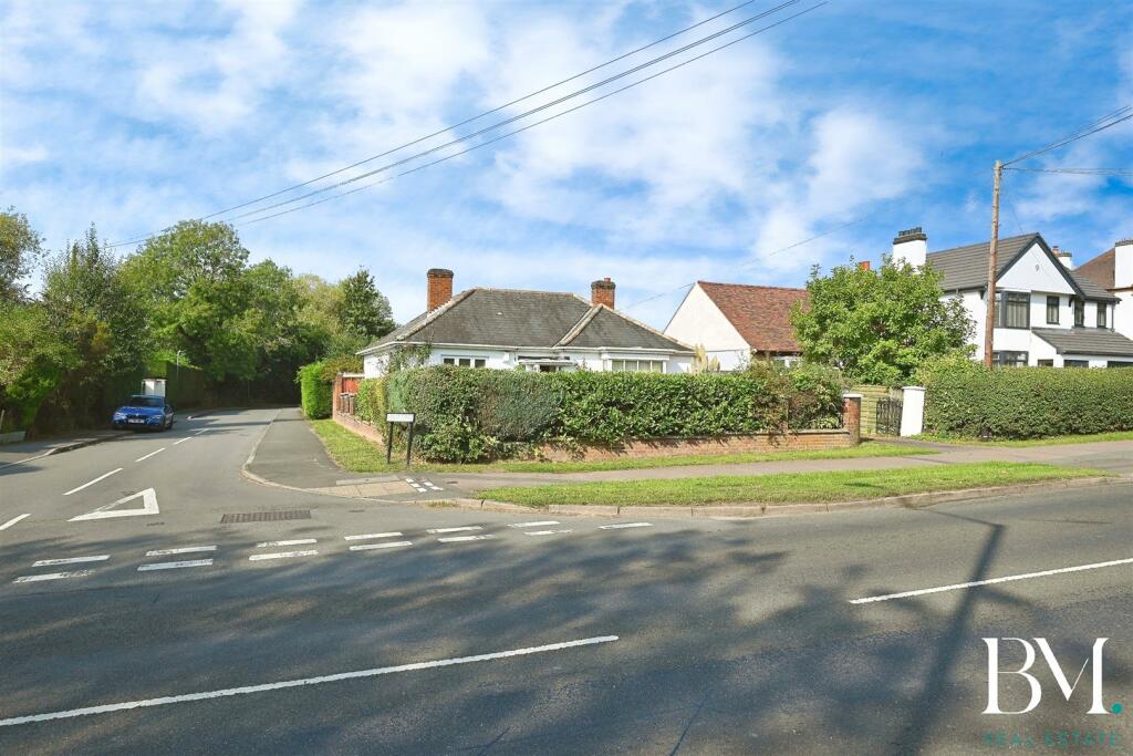 Additional property image - Unique Detached Bungalow, Dunchurch Road, Rugby