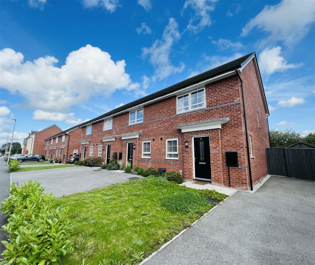 3 bedroom mews property for sale in Medlock Street, Dane View