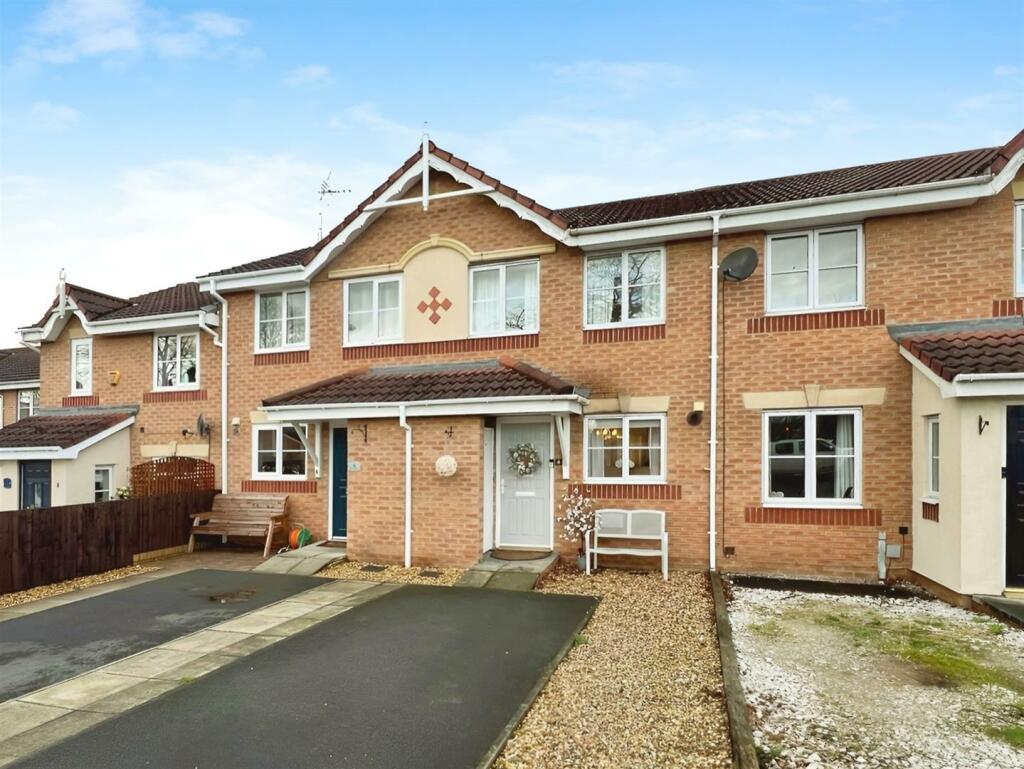 2 bedroom terraced house for sale in Gordale Close, Winnington