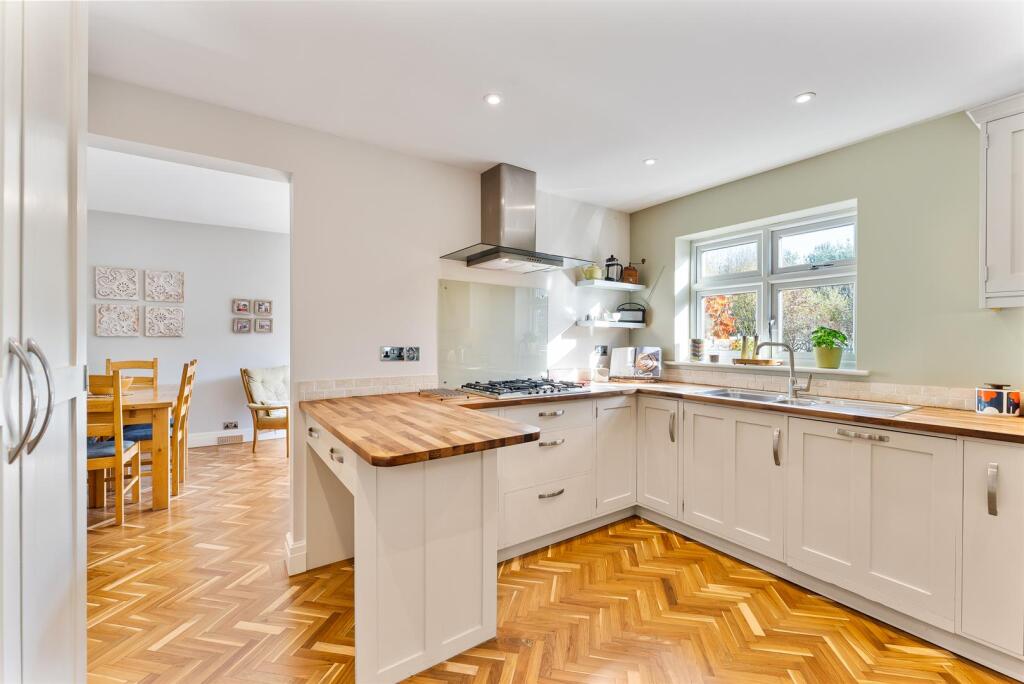 Additional property image - Stylish, Modernised Family Home in Desirable Anderton Location