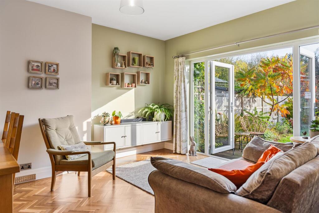 Additional property image - Stylish, Modernised Family Home in Desirable Anderton Location