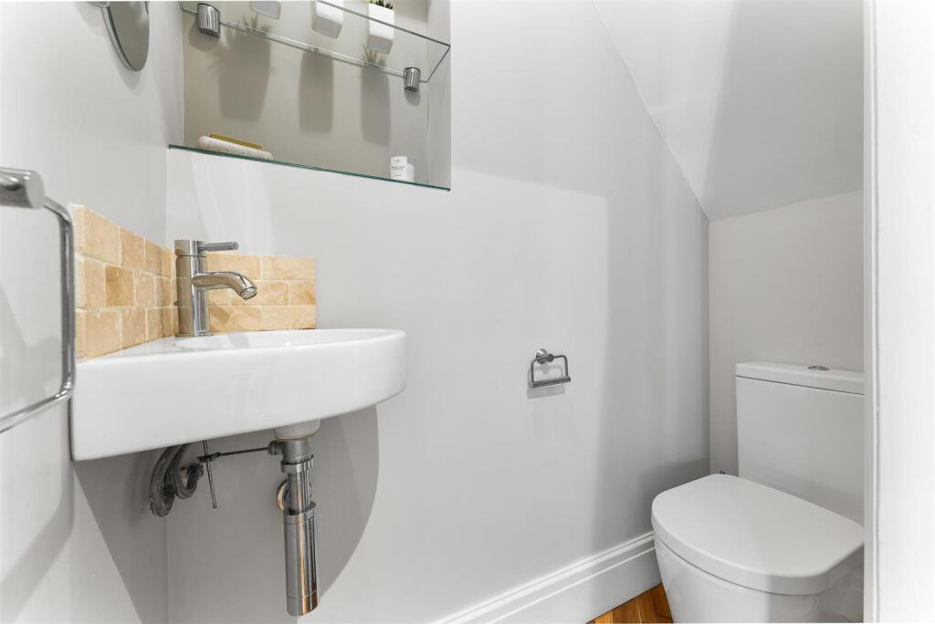 Additional property image - Stylish, Modernised Family Home in Desirable Anderton Location