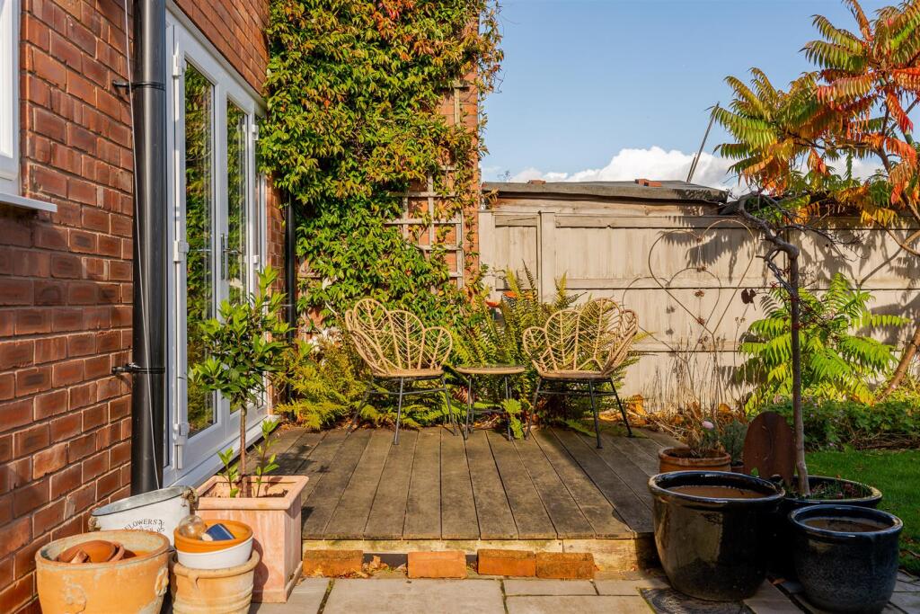 Additional property image - Stylish, Modernised Family Home in Desirable Anderton Location