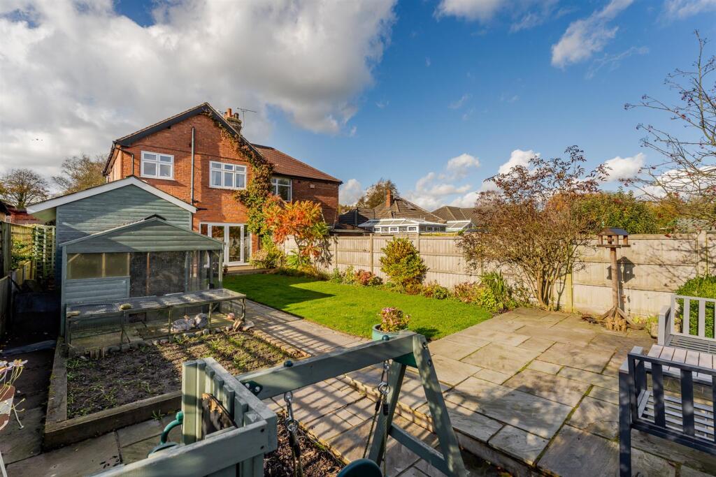 Additional property image - Stylish, Modernised Family Home in Desirable Anderton Location