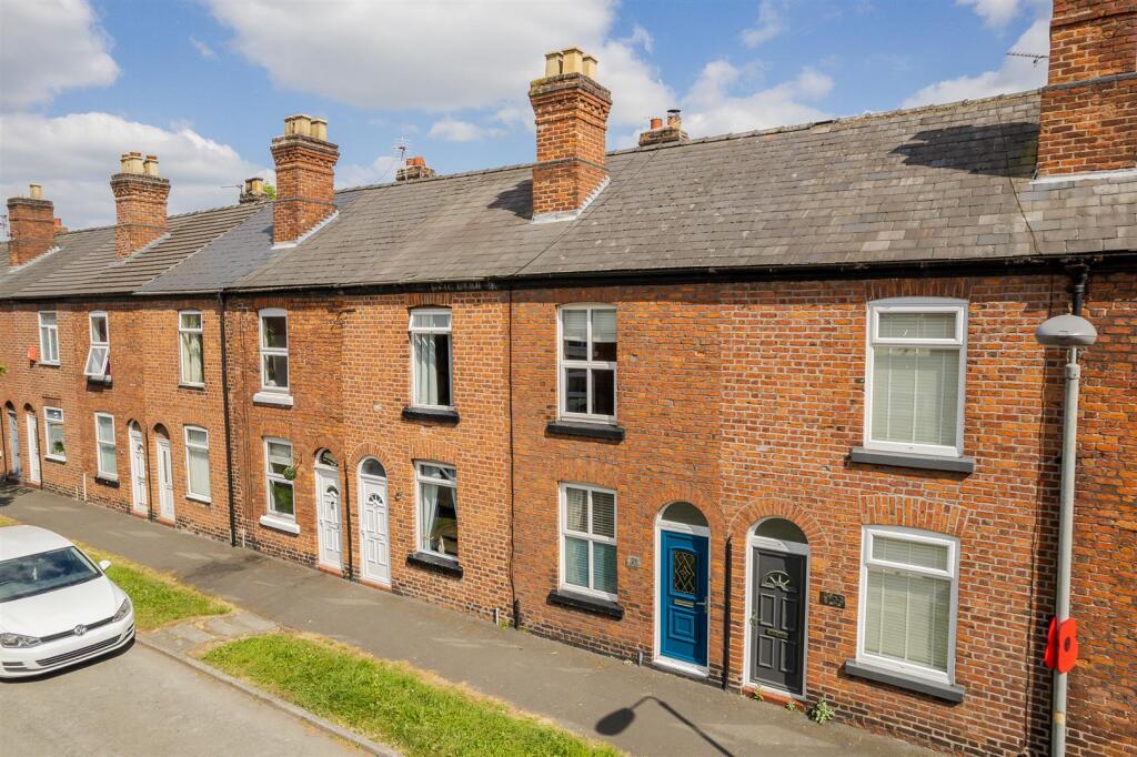 2 bedroom terraced house