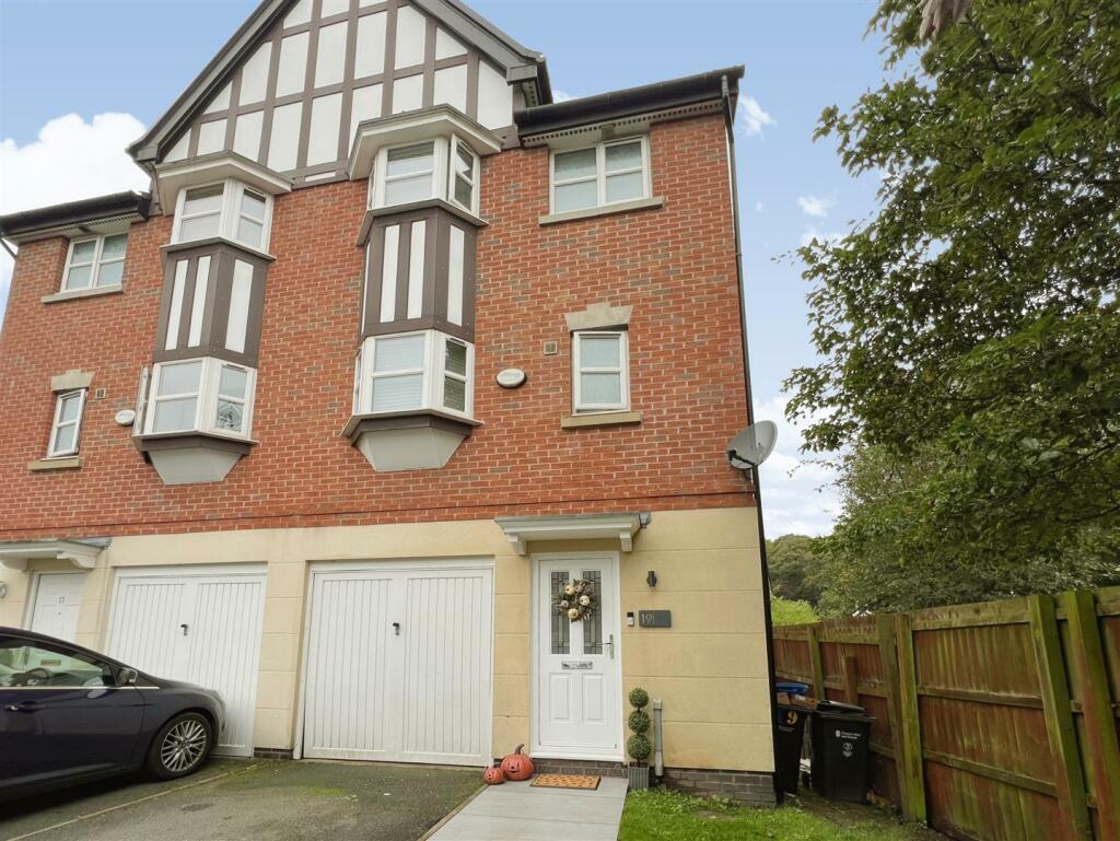 4 bedroom town house for sale in Freshwater View, Northwich, CW8