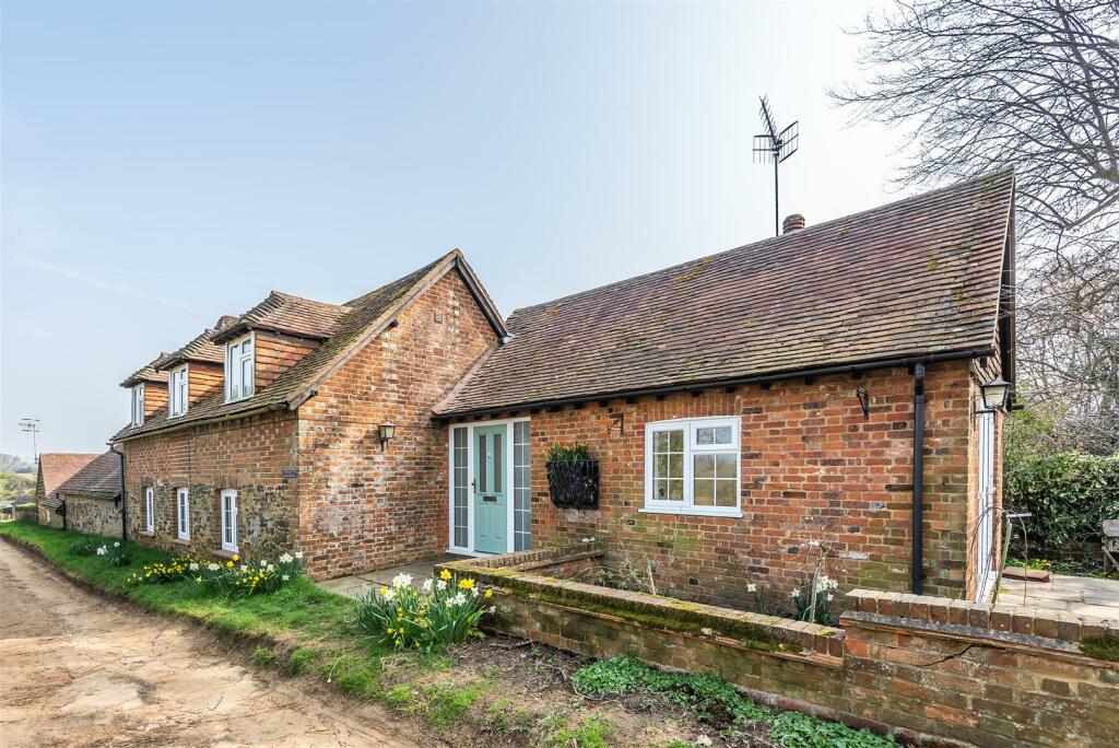 3 bedroom cottage for rent in Farley Green, Albury, Guildford, GU5