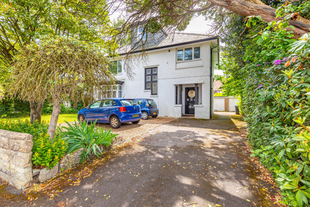 Main image of property: St Albans Avenue, Queens Park, Bournemouth, BH8 9EE