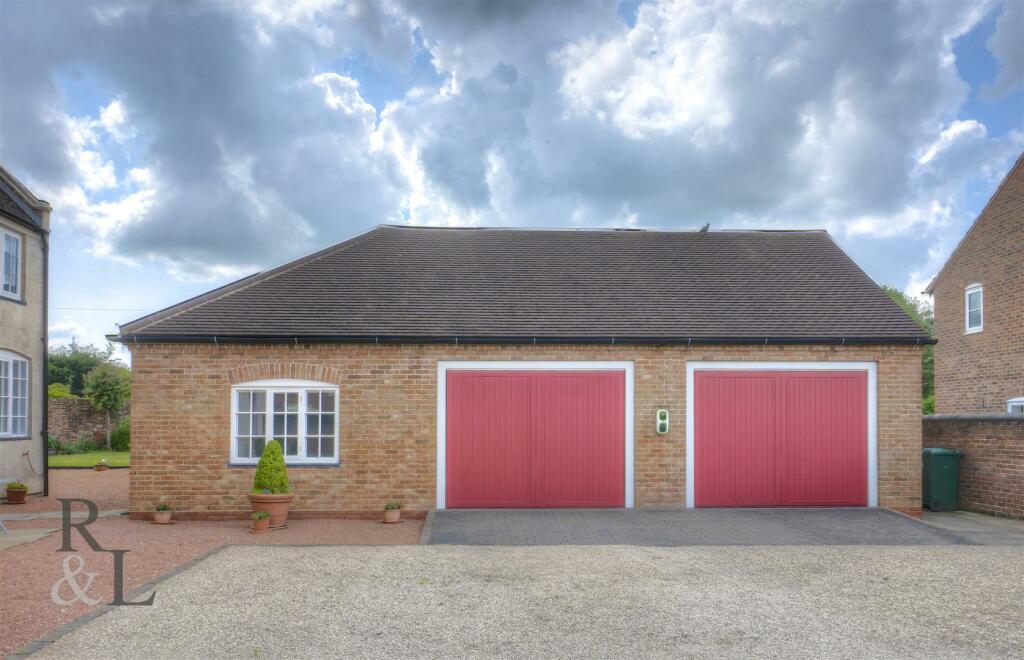 Additional property image - Acresford Road, Overseal, Swadlincote