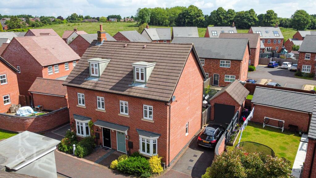 3 bedroom semidetached house for sale in Potters Way, Measham, DE12