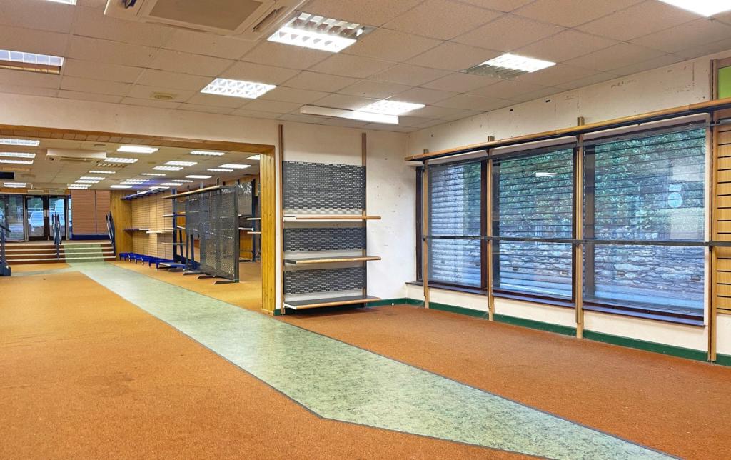 Shop to lease in Caernarfon Road, Beddgelert, Caernarfon, LL55