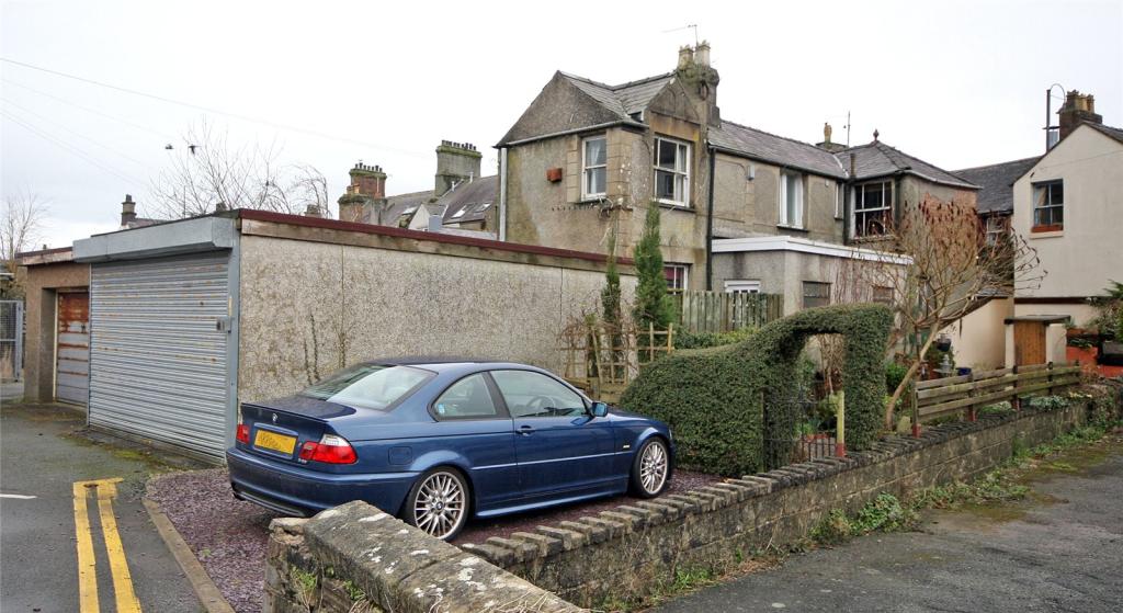 Shop for sale in High Street, Llangefni, Anglesey, LL77