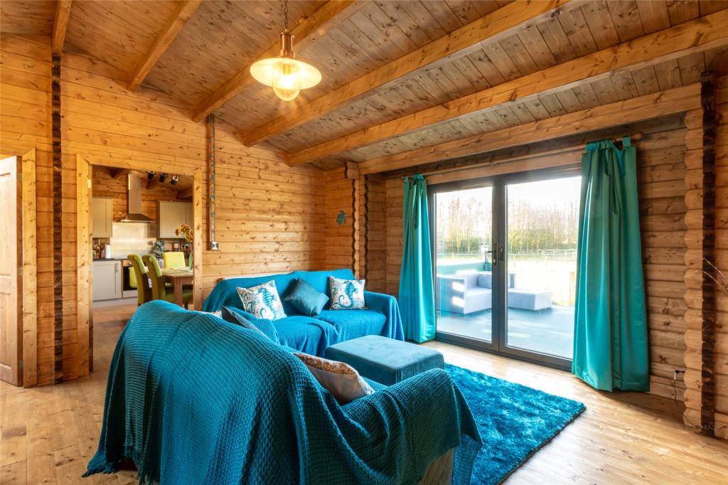 3 bedroom property for sale in Brynsiencyn, Llanfairpwll, Anglesey, LL61