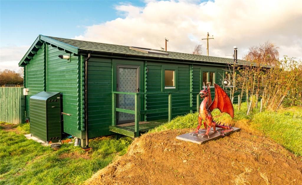 3 bedroom property for sale in Brynsiencyn, Llanfairpwll, Anglesey, LL61