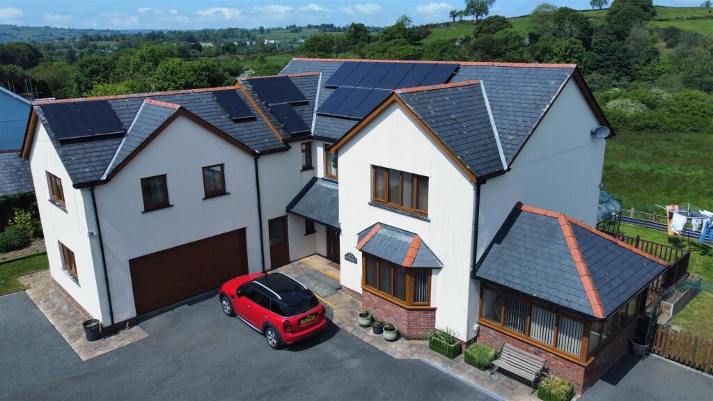 Main image of property: Llanybydder