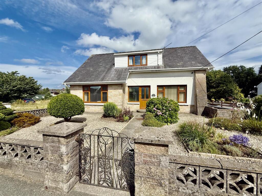 Main image of property: Llanybydder