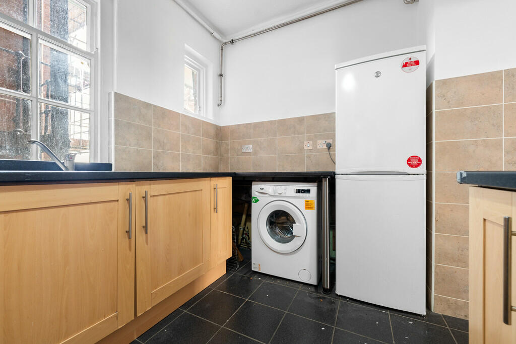 Additional property image - Warwick House, Westgate Street, City Centre
