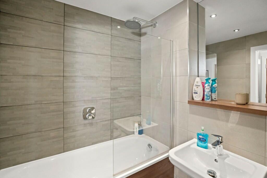 2 bedroom serviced apartment for rent in Cambridge Street, Manchester, Greater Manchester, M1