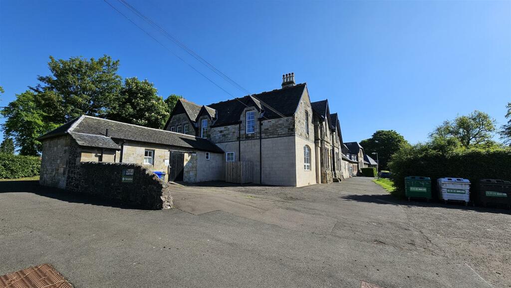 Commercial property for rent in Faith Avenue, Quarrier's Village