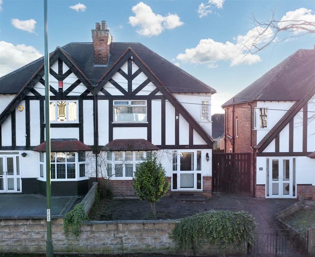 3 bedroom semidetached house for sale in Perry Road, Nottingham, NG5