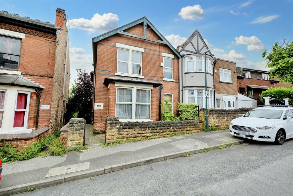3 bedroom semidetached house for sale in Central Avenue, New Basford