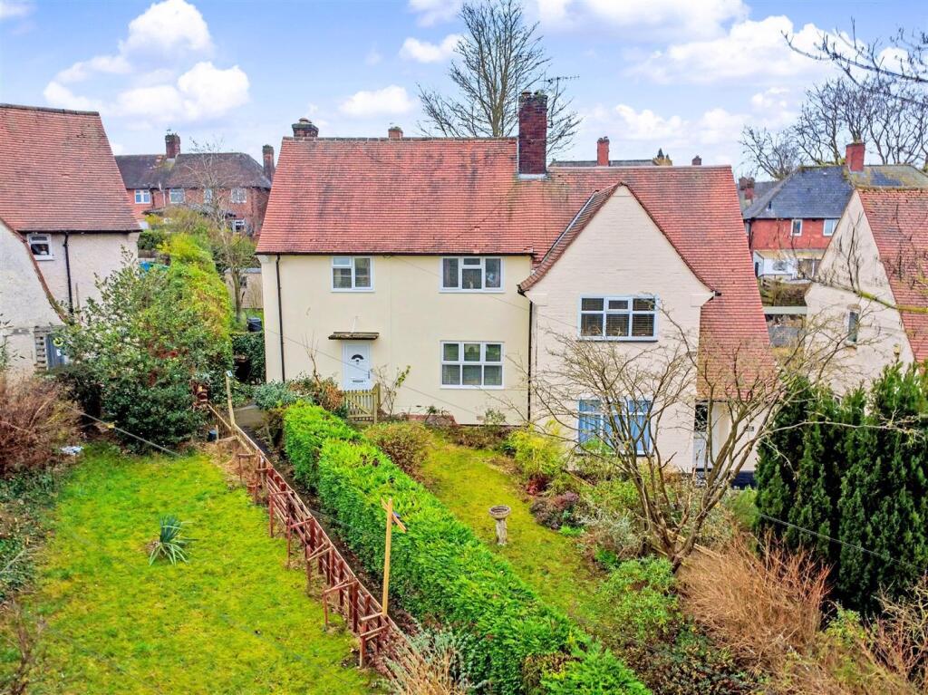 Main image of property: Kneeton Close, Nottingham