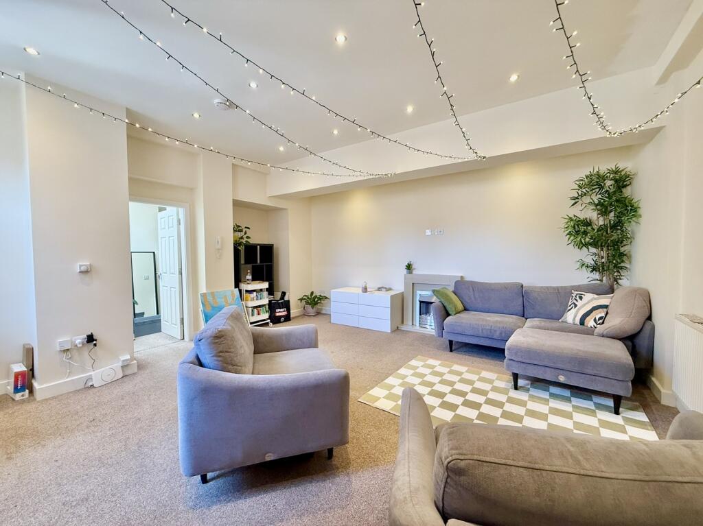 Main image of property: 9 Scarisbrick Avenue, Southport, Southport, PR8